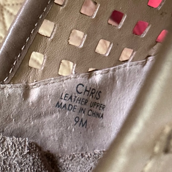 Tahari lattice work heel with stacked heel (3 3/4-4”), in tan, back zip, size 9 - Picture 10 of 10